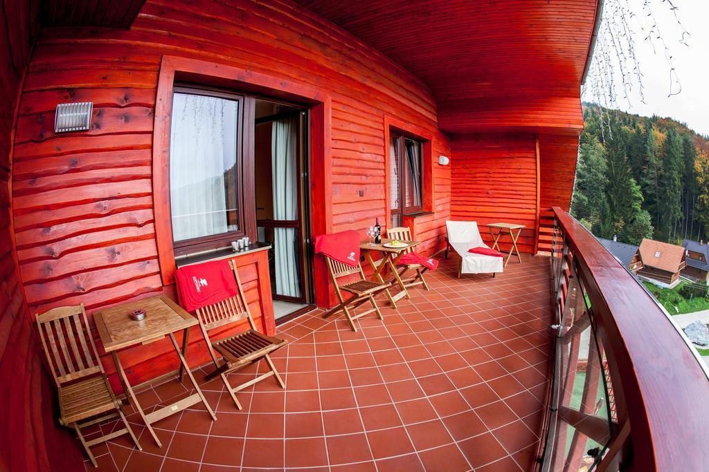 Hotel Impozant Valča Екстериор снимка