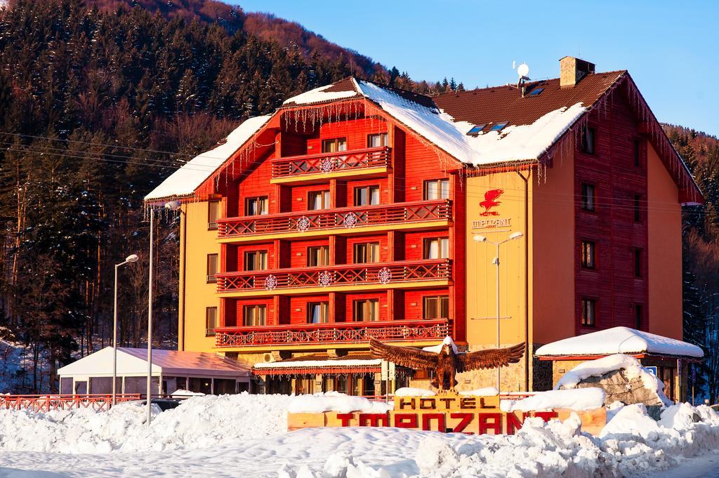 Hotel Impozant Valča Екстериор снимка
