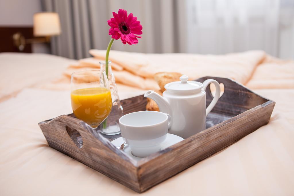Hotel Impozant Valča Екстериор снимка