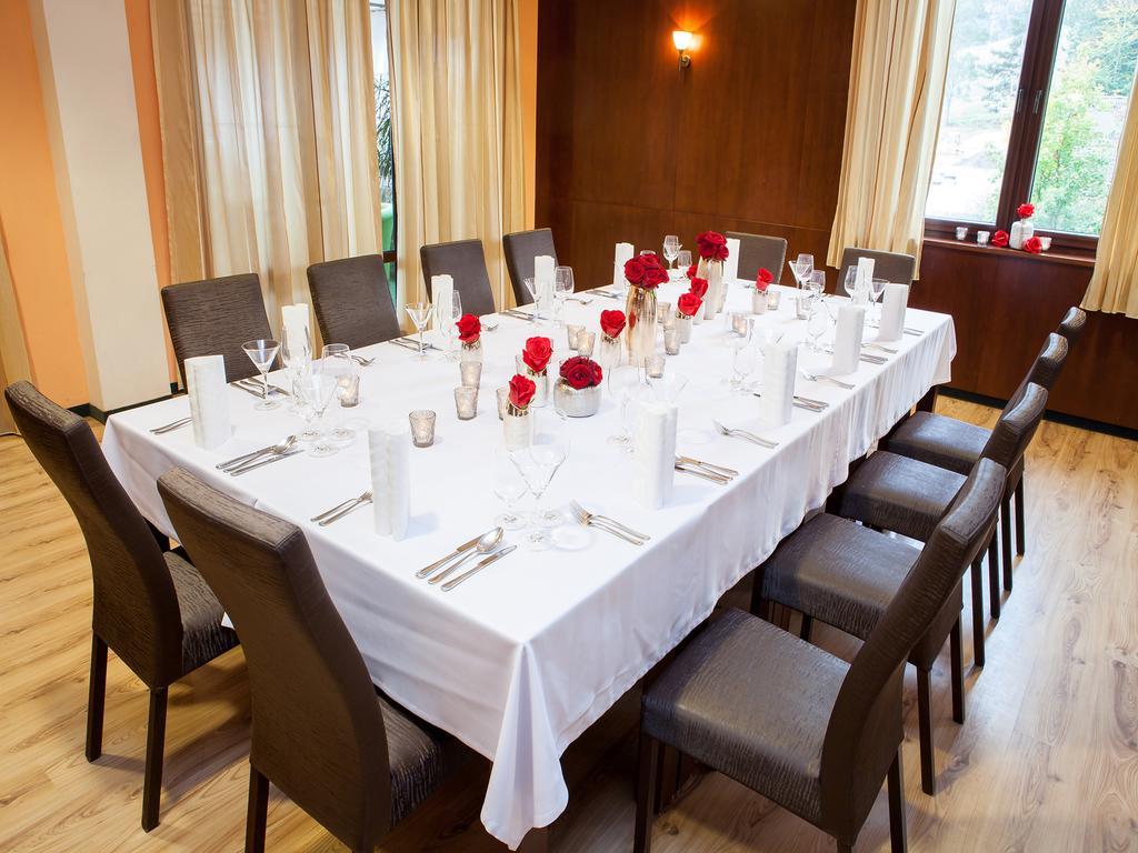 Hotel Impozant Valča Екстериор снимка